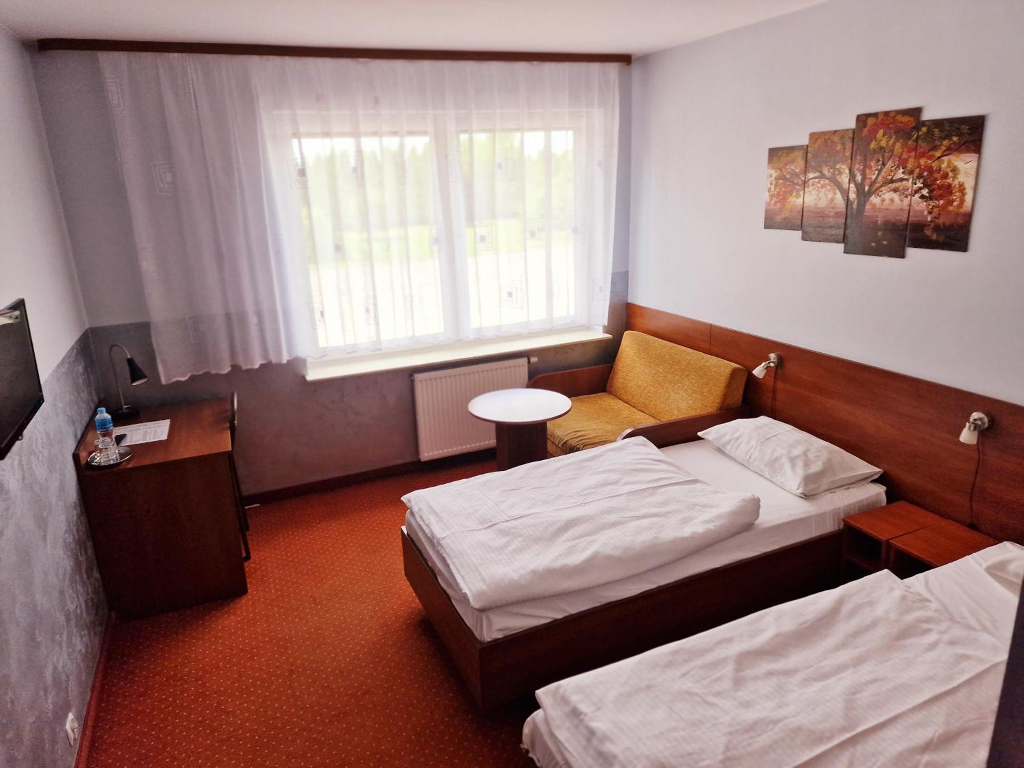 Hotel Podroznik Koszuty Exteriör bild