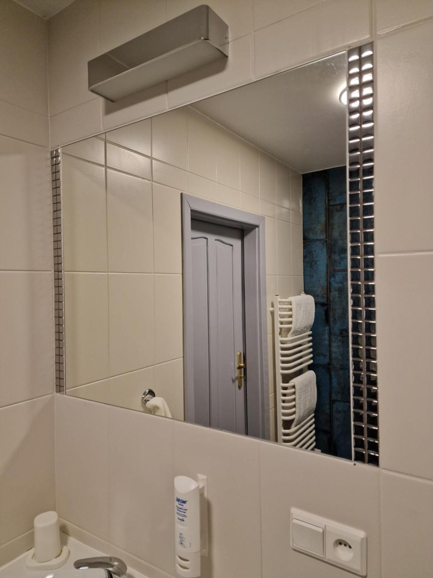 Hotel Podroznik Koszuty Exteriör bild