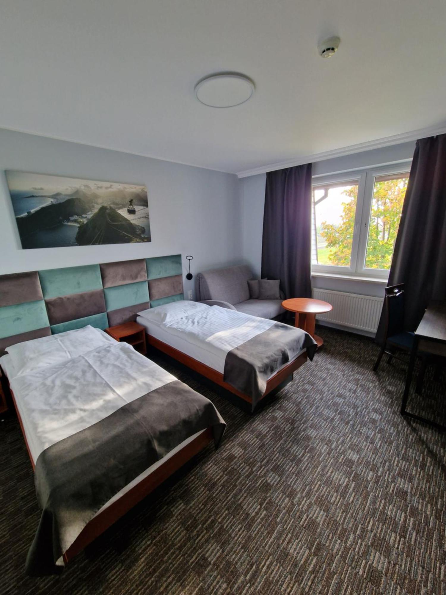 Hotel Podroznik Koszuty Exteriör bild