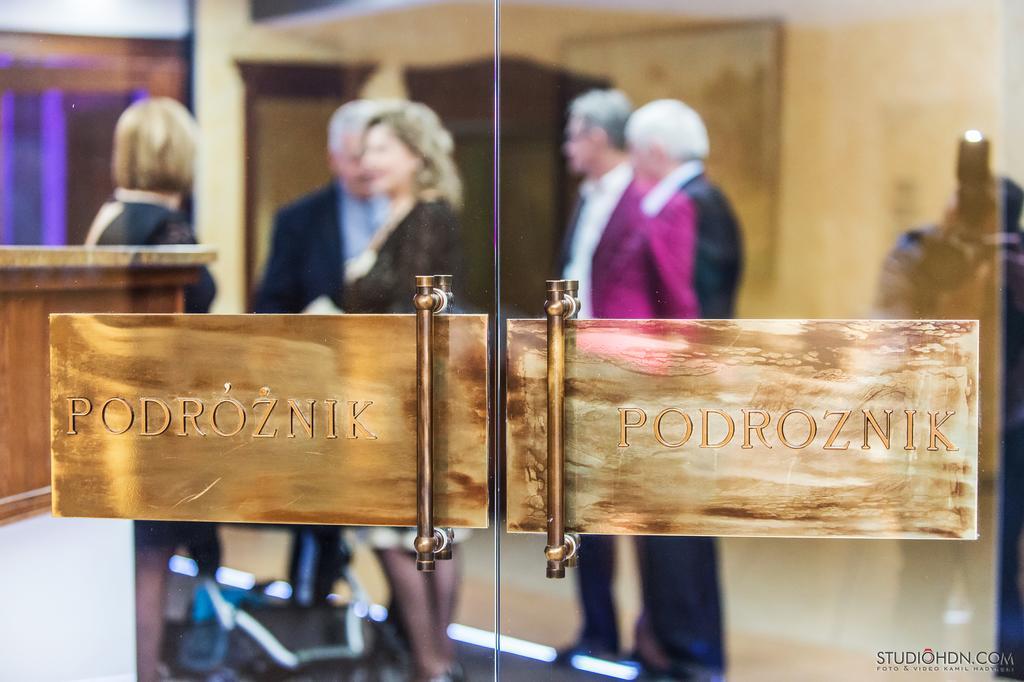 Hotel Podroznik Koszuty Exteriör bild